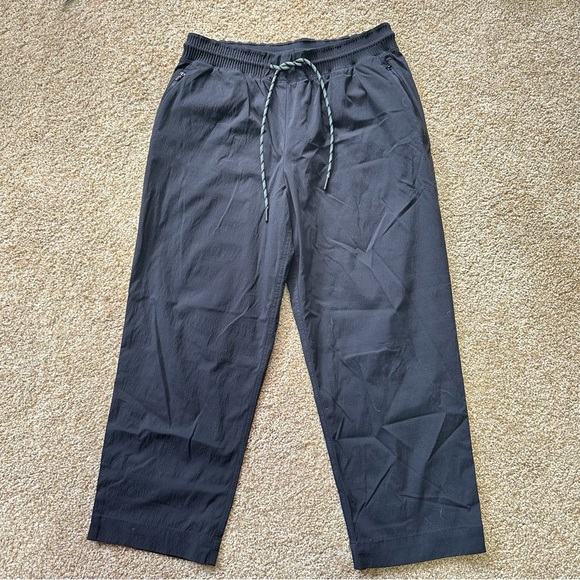 Athleta Pants - Athleta Drawstring Capri Leggings